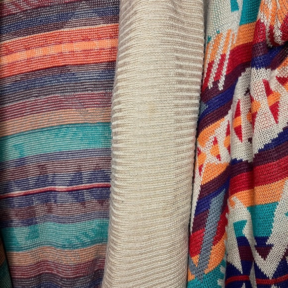 Blu Pepper Multi-Color Patterned Cardigan - Picture 3 of 6